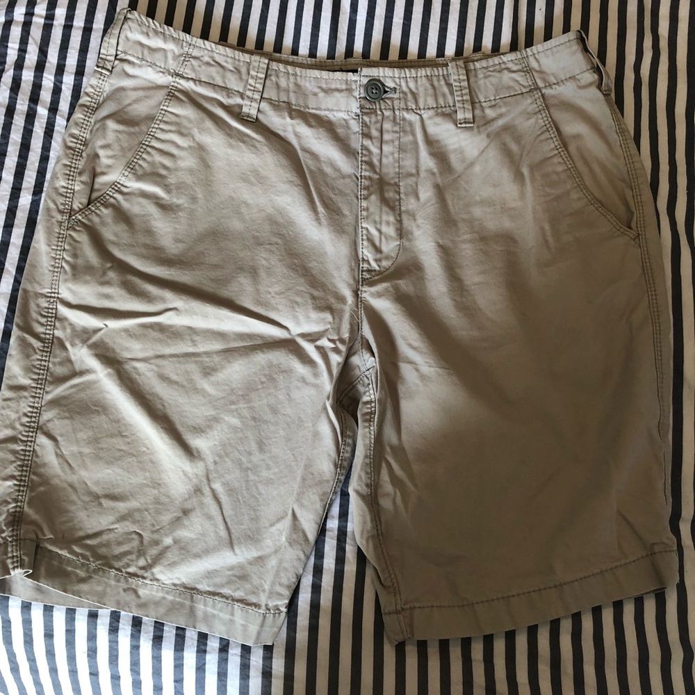 Express tan shorts